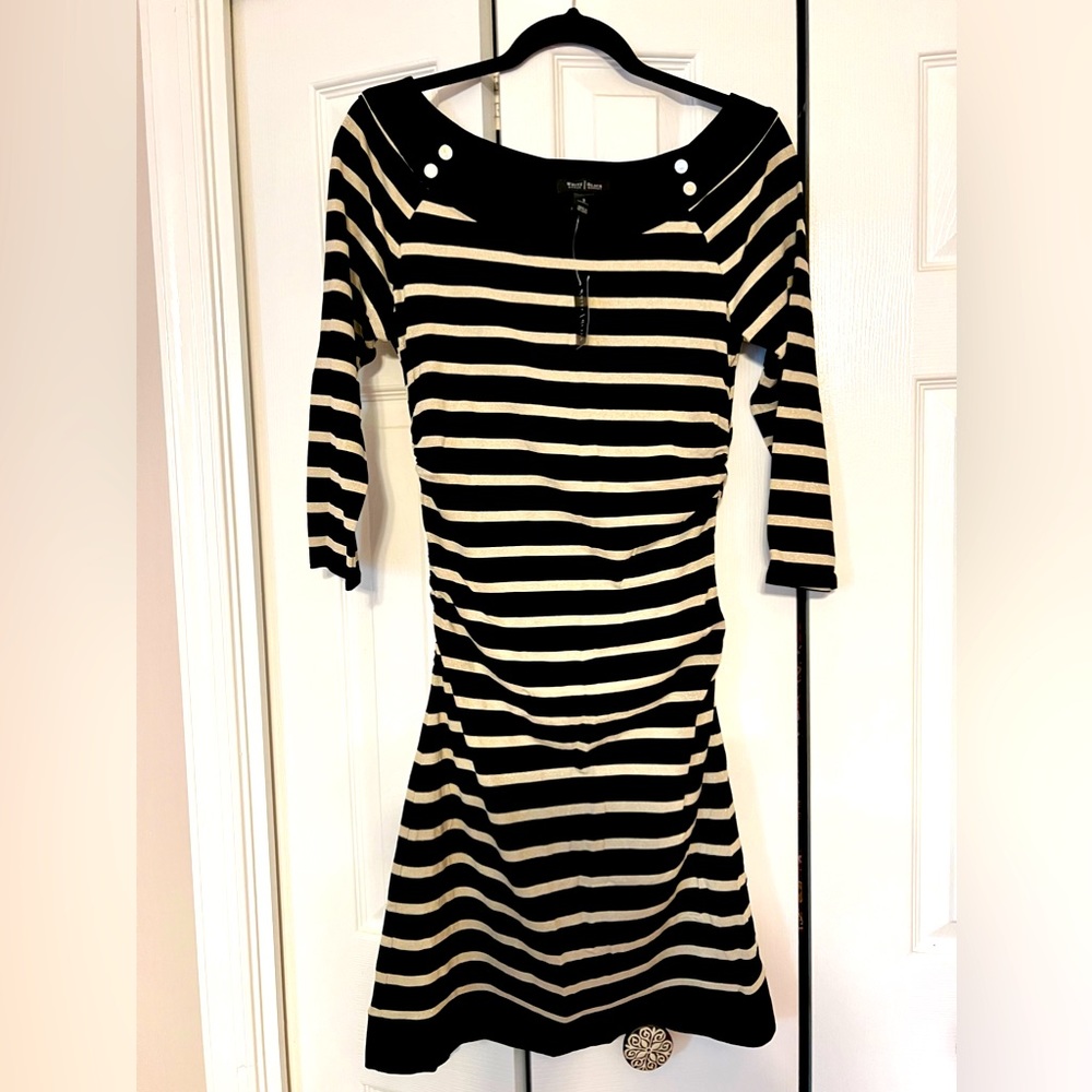 Cute and sexy White House black market maternity dress